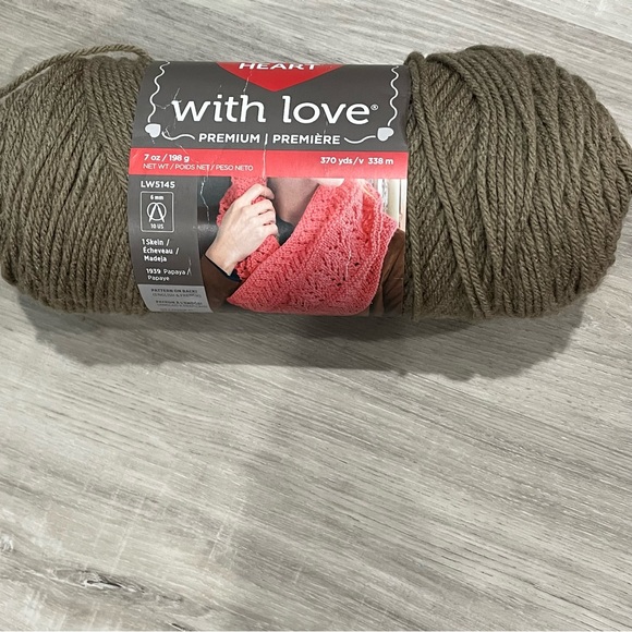 NWT Set of 7 Skeins Red Heart With Love Yarn (4 Red & 3 Taupe) Medium Weight 4 - Picture 13 of 16